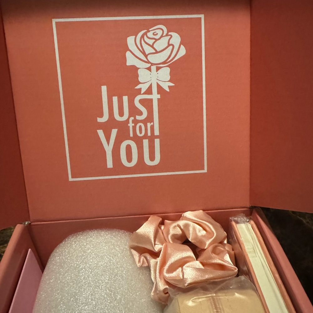 Pink Gift Set - Picture 2 of 5